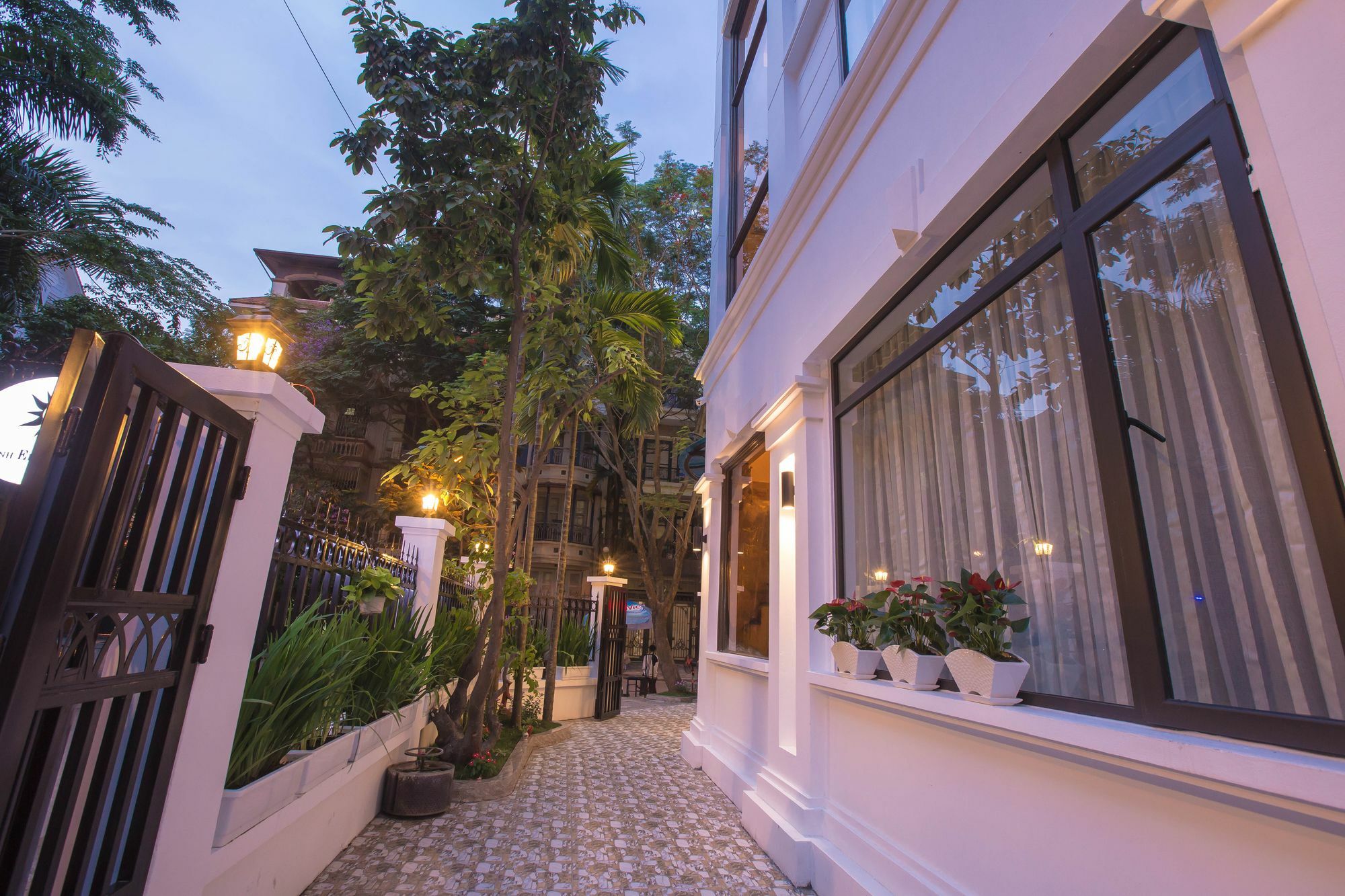 Dinh Elegant Hanoi Hotel Екстериор снимка