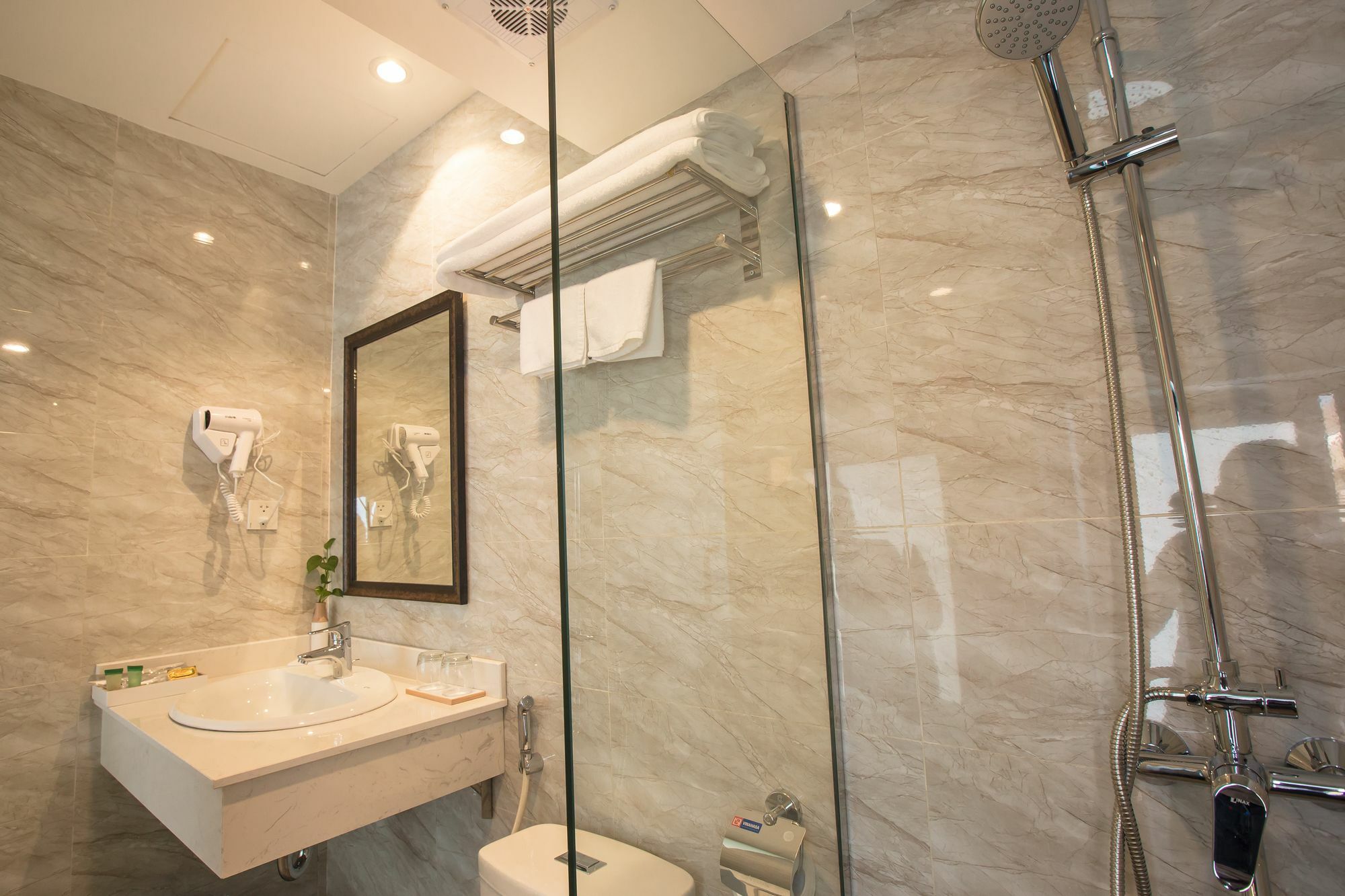 Dinh Elegant Hanoi Hotel Екстериор снимка
